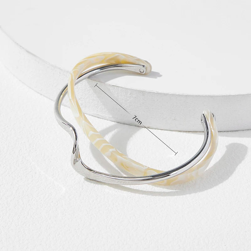 Geometrische Armspange mit Muscheleffekt - ChMode