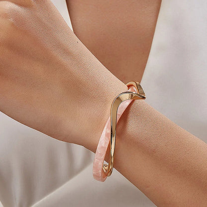 Geometrische Armspange mit Muscheleffekt - ChMode